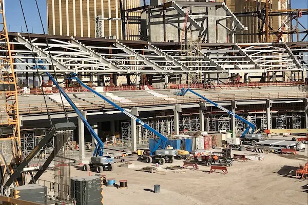 Equipos de United Rentals en el estadio de los Rangers