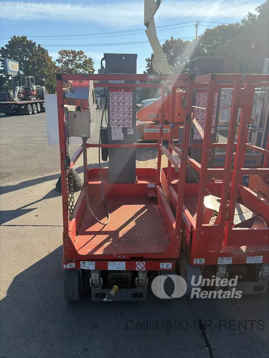 2017 Skyjack SJ16 Self-Propelled One-Person Lift