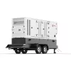 Generador remolcable de 480 – 549 kW, diésel de nivel 4 CUMMINS blanco y negro