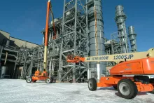 Equipo JLG en un sitio de trabajo