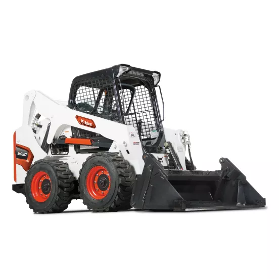 Cargador compacto de 2,600 – 3,000 lb BOBCAT blanco, negro y naranja