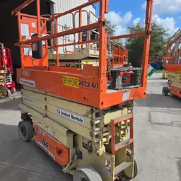Elevador de tijera JLG 2632ES 2017
