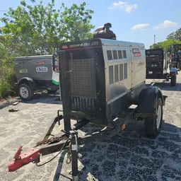 2019 Lincoln Electric VANTAGE 435 Welder