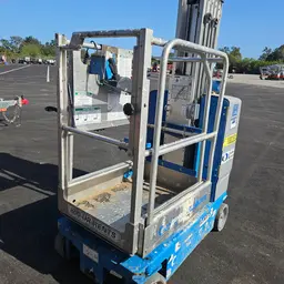 2018 Genie GR-20 Self-Propelled One-Person Lift