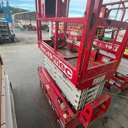 2018 MEC MICRO 19 Scissor Lift