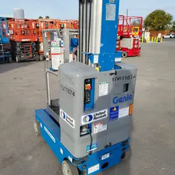 2017 Genie GR-20 Self-Propelled One-Person Lift