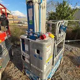 2018 Genie GR-20 Self-Propelled One-Person Lift