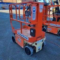 2012 JLG 1230ES Self-Propelled One-Person Lift